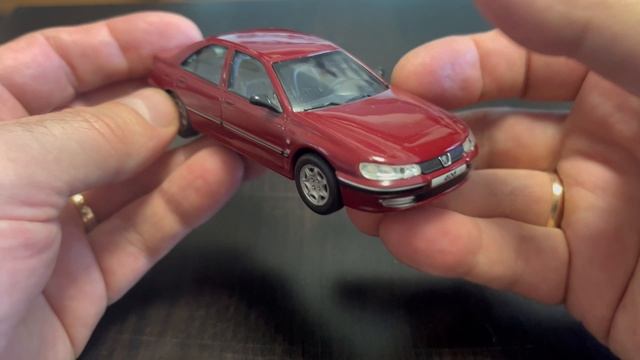 PEUGEOT 406. 1/43. (Cararama).