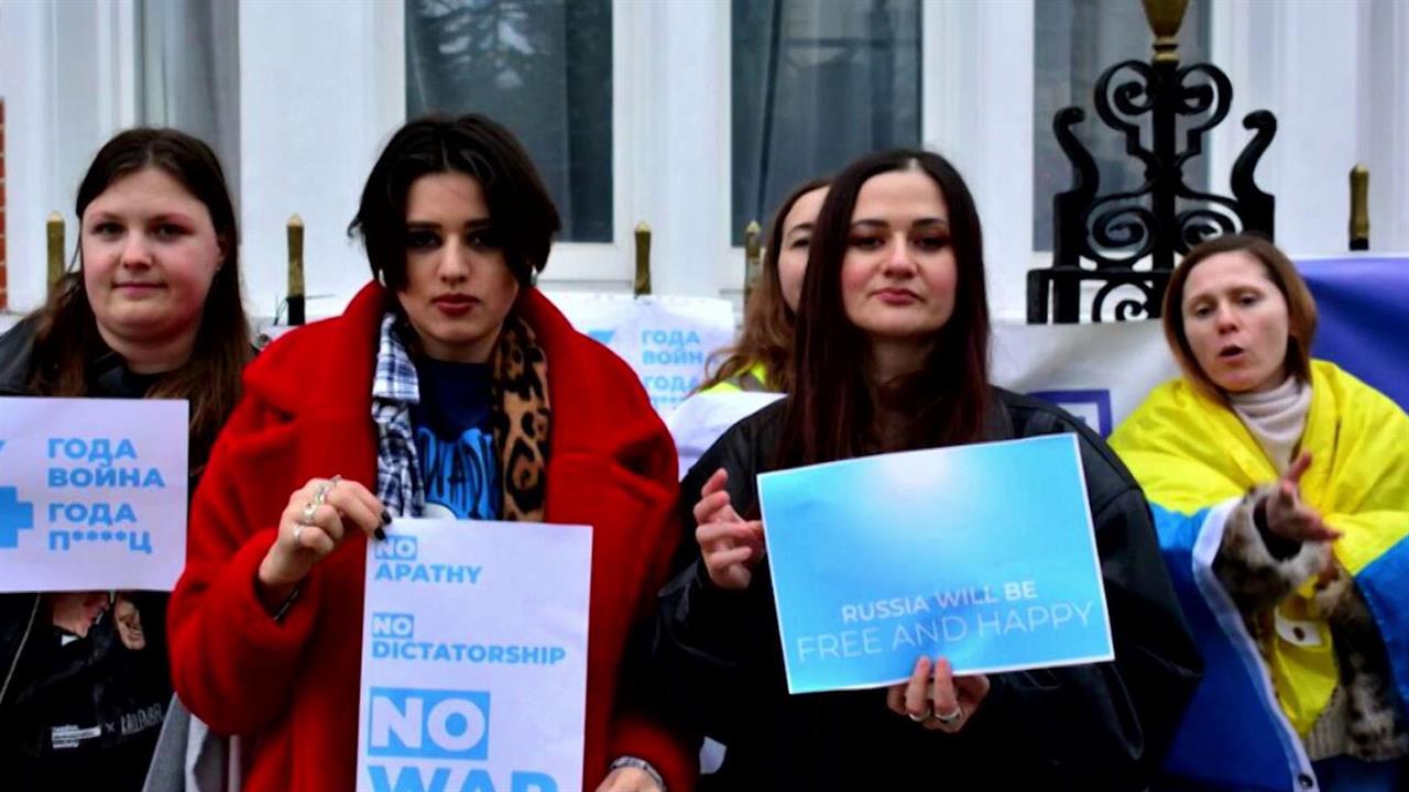 В ФСБ знают предателей, которые осели в Лондоне и желают поражения нашей стране.