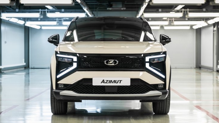 Гибридный Lada Azimut показали вживую - какие возможности получит флагманский кроссовер