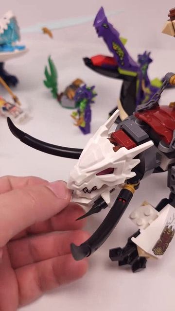 LEGO NINJAGO Ледяной дракон Зейна (71865) против Зильвара и Гримтака (71863)