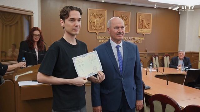 Шуховцам вручили свидетельства об окончании аспирантуры