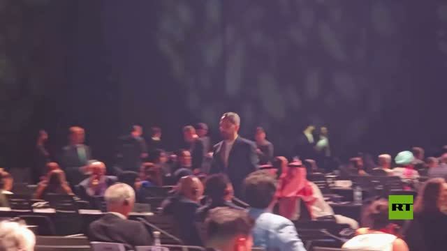شاهد.. انسحاب ممثل إيران من مؤتمر الأمم المتحدة في أبوظبي مع بدء كلمة المندوب الإسرائيلي