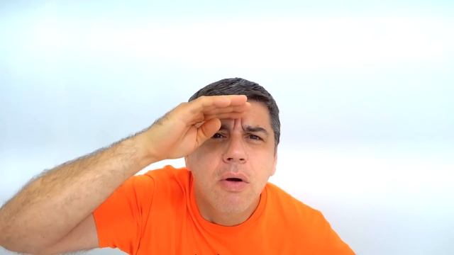 Настя меняет платье, превращается в принцессу и готовится к детской вечеринке