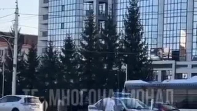 Уфа. Обезумевшие от безнаказанности ценные специалисты прыгают на росгвардейцев,