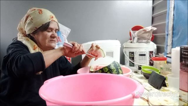 Закрываю арбузный сок.