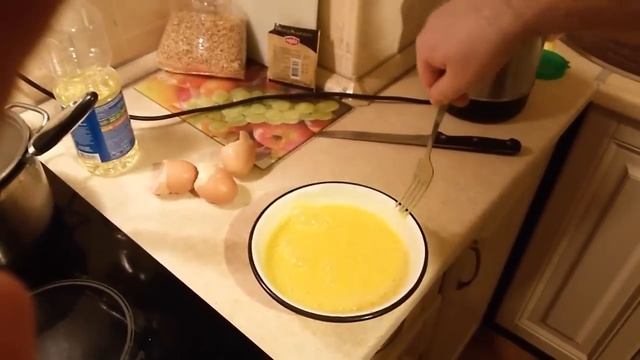 Омлет с молоком и жареные яйца простой рецепт завтрака