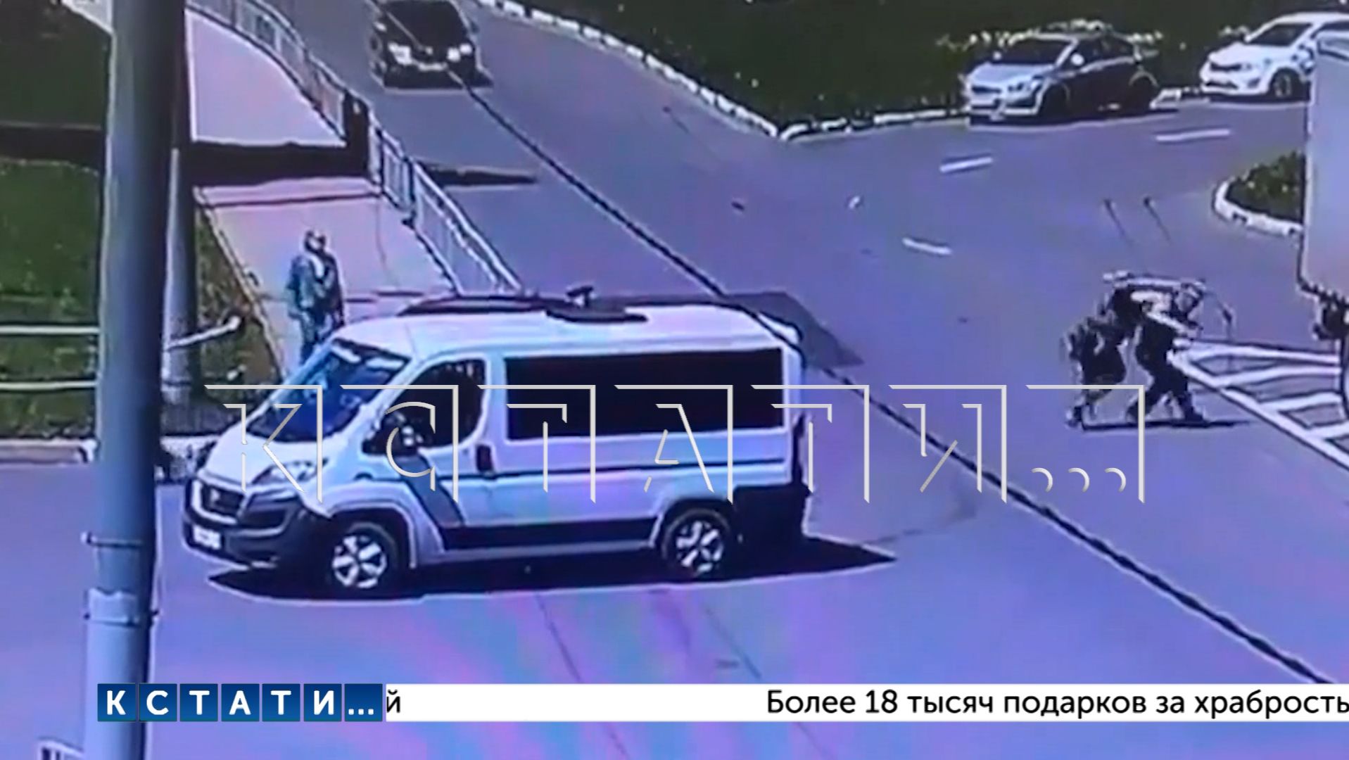 Гаишник, который пытался сбежать с полученной взяткой, заявил о раскаянии