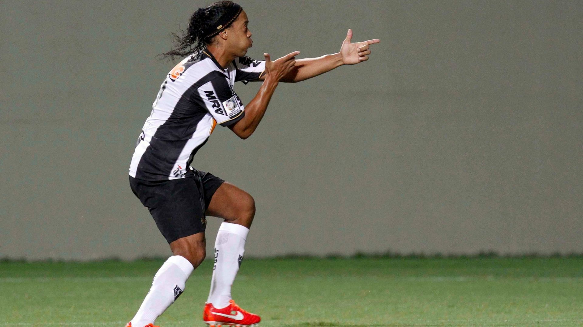 Ronaldinho Atletico Mineiro Skills