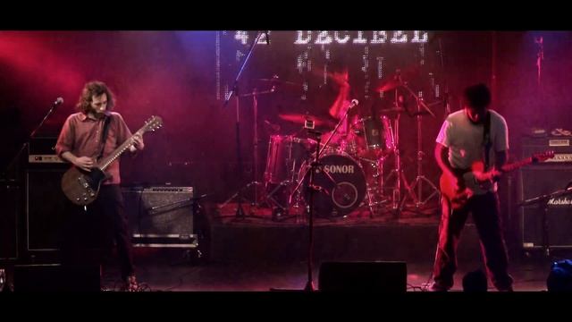 42 Decibel - Can't Keep Control (LIVE)