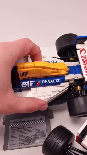 LEGO Icons Williams Racing FW14B и Найджел Мэнселл 10353 против Ferrari F2004 и Шумахера 11375