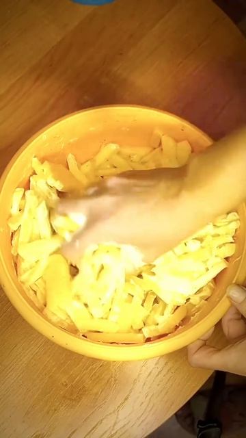 Мясо на противне с луком и картофелем в майонезе
