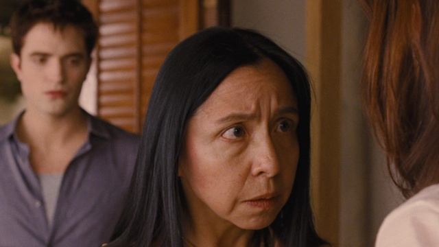 04.Сумерки. Сага. Рассвет - Часть 1 (2011) BDRip 1080p [HEVC] 10 Bit