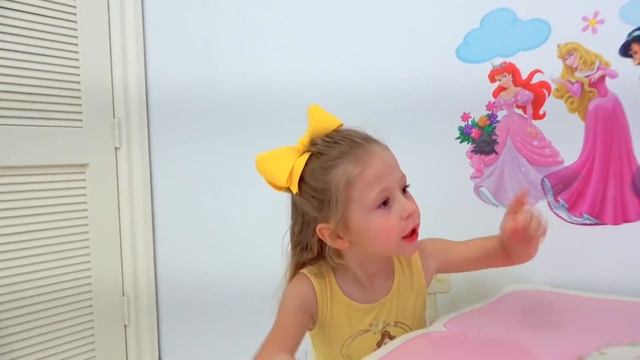 Настя показывает, как не должны себя вести дети