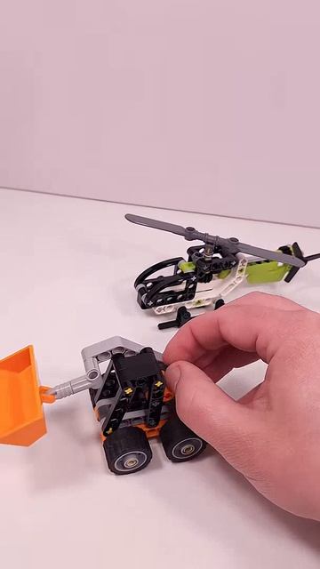 LEGO Technic Вертолёт (30465) Vs Мини-погрузчик (30710)
