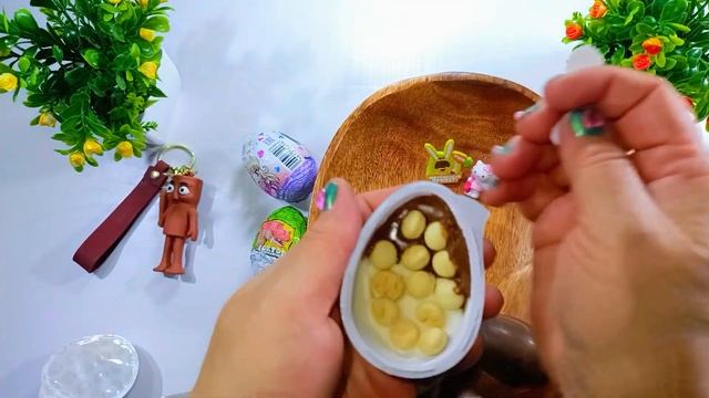 ASMR UNPACKING Kinder Surprise Eggs ASMR New Hello Kitty LOL