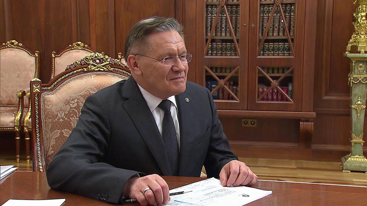 В День атомщика Владимир Путин принял в Кремле главу "Росатома" Алексея Лихачева