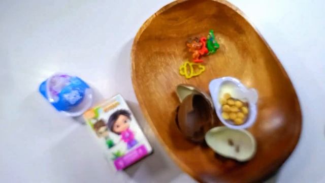 ASMR Unboxing Of The Wonderful Surprise Box And Kinder Surprise JoyASMR Soundsoddlysatisfaction