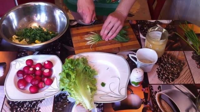 Легкий весенний салат из редиски, быстрый и простой рецепт