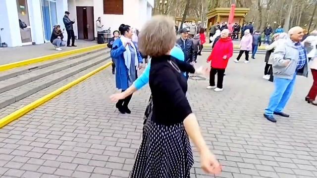 танцы кому за .......