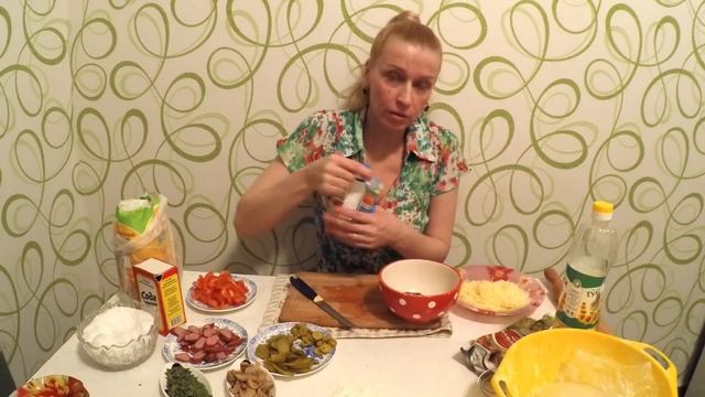 Пицца на сковороде за десять минут на кефире, простой рецепт на ужин