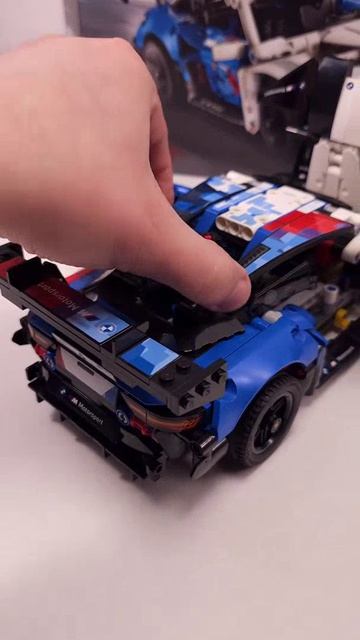 LEGO Technic BMW M4 GT3 EVO (42226) Обзор