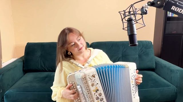 Деревенька родная моя - сл. Л. Сухановой муз. Е. Дербенко