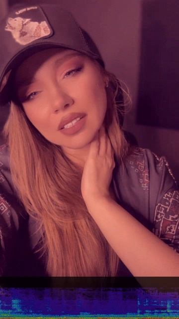 Её голос — игла. Его звук — краска. 🎙️