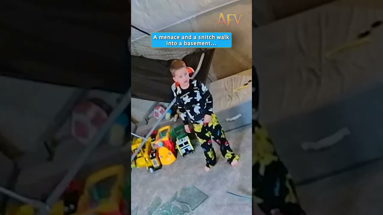 Когда разбиваешь стекло и паникуешь #funny #fail #kids