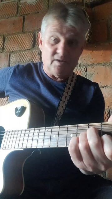 На могилку глядючи