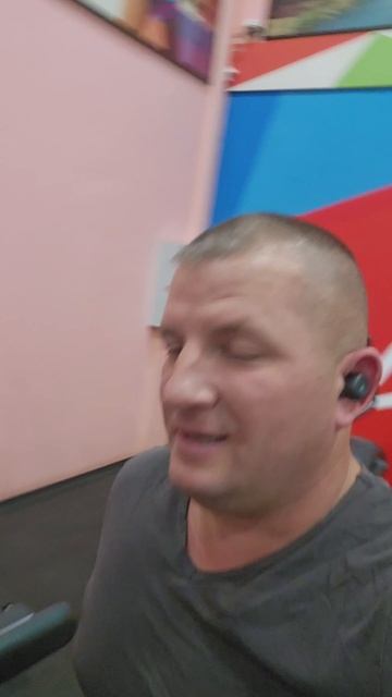 Выбрал сложный уровень на беговой дорожке #спорт #фитнес #спортзал #бег #ходьба #красивоетело