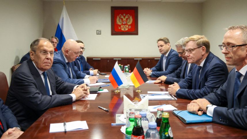 «Можно за стол?»: почему Германия снова заговорила с Россией