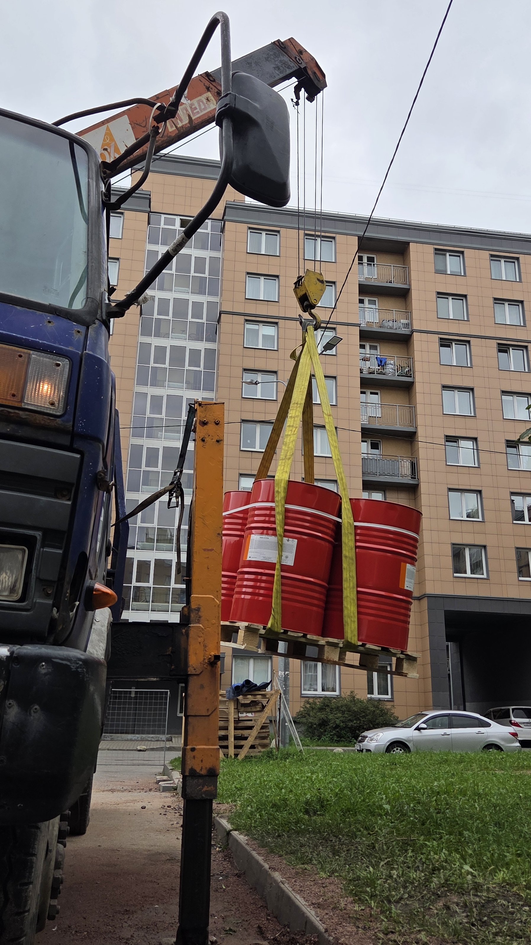 🚛 Доставили 12 бочек с клеем из Тельмана в Московскую Славянку 📞+7 (981) 815-74-75