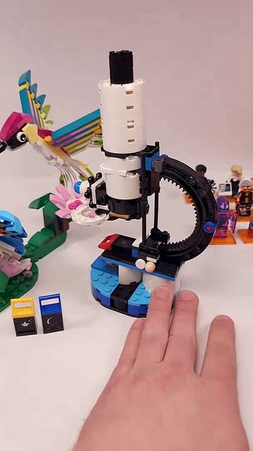 LEGO Creator Микроскоп (31378) против Красочный колибри (31384)