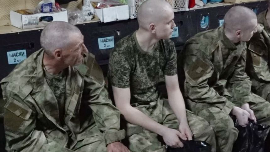 «Какой из меня вояка»: украинские пленные рассказали, как их кинули в мясорубку