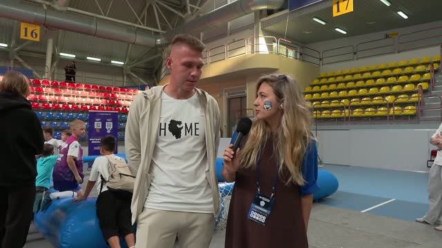 Футзал на троих: болеем за команду города и вместе смотрим новый подкаст