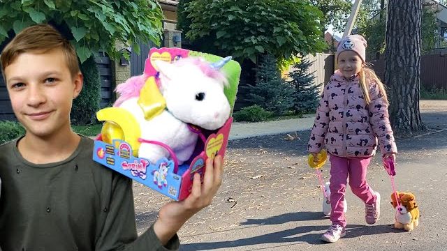 У Тимы и Эммы новые ПИТОМЦЫ - Щенок и Единорог от Sprint! Идем на ПРОГУЛКУ!