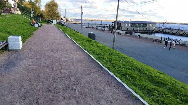 ПЕТРОВСКИЙ ПАРК. НАБЕРЕЖНАЯ СЕВЕРНОЙ ДВИНЫ. 