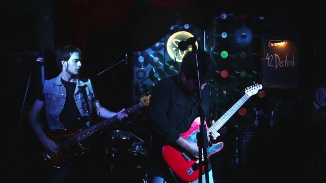 42 DECIBEL - Scotch Drinker - Live At The Temple Bar