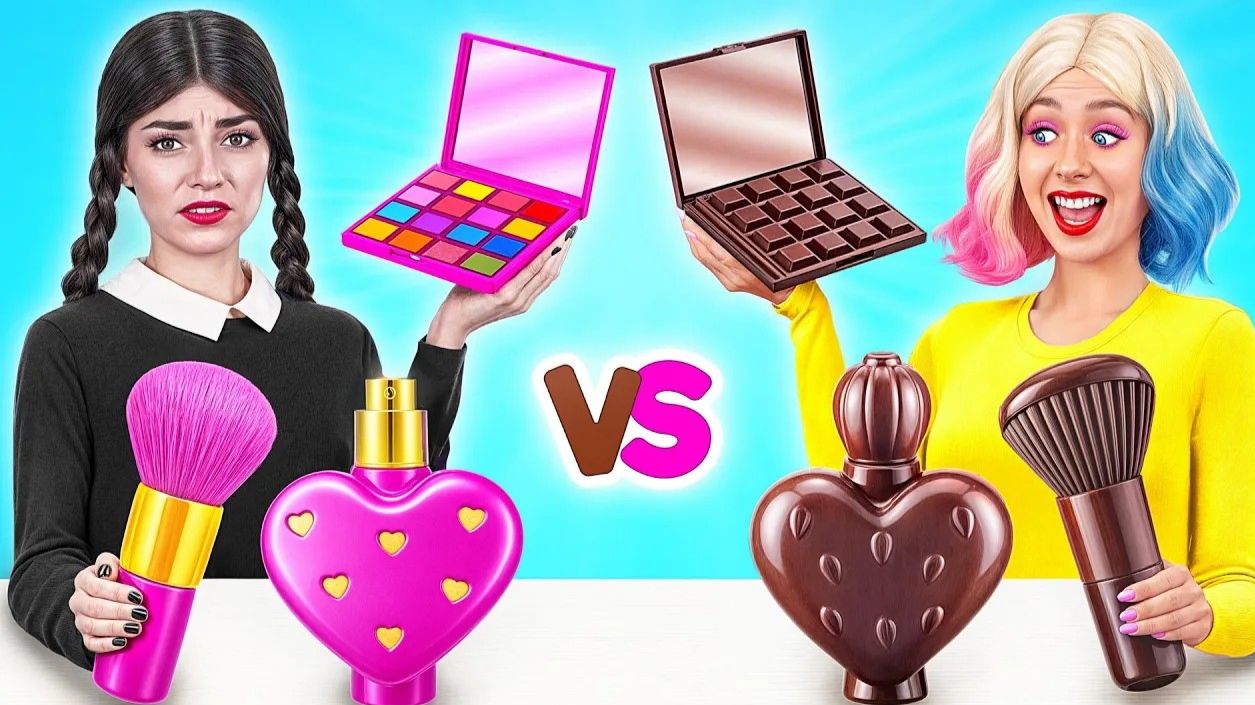 Челлендж. Шоколадная Еда Vs Настоящая еда с Уэнсдей Аддамс от Multi DO Smile