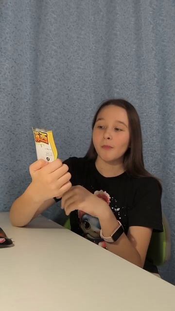 пробую самые кислые конфеты😝😜😝