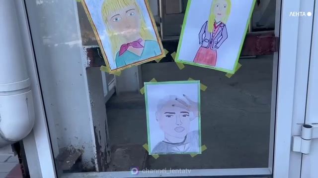 Дошкольники Артёма поздравили педагогов с профессиональным праздником