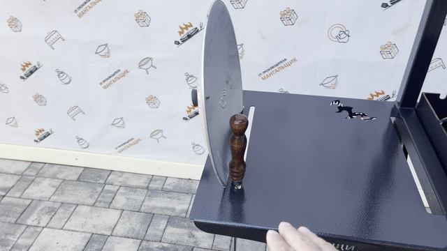 Мангал с крышей № 0013 с печкой и столиком