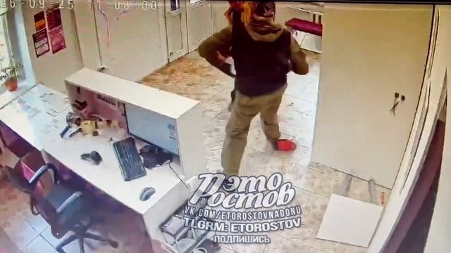 Бедный WB то беспилотники разносят теперь ещё и люди разносят