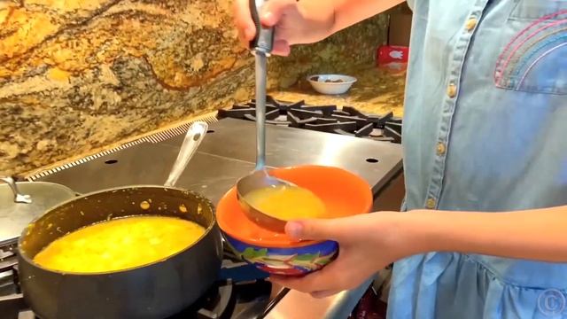 Настя и Стейси спорят об игрушках и сюрпризах