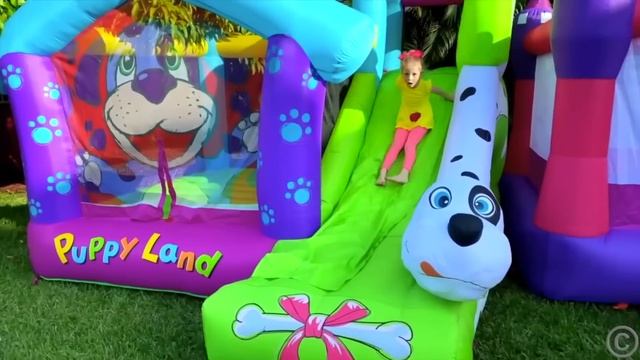Настя приглашает подругу на игровое свидание