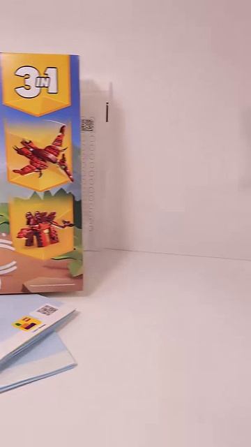 LEGO Creator Трицератопс Ужасный (31379) против Свирепой акулы (31381)