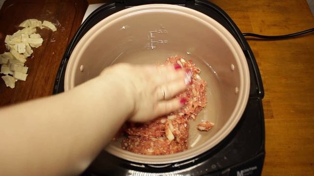Вкусная мясная запеканка в мультиварке