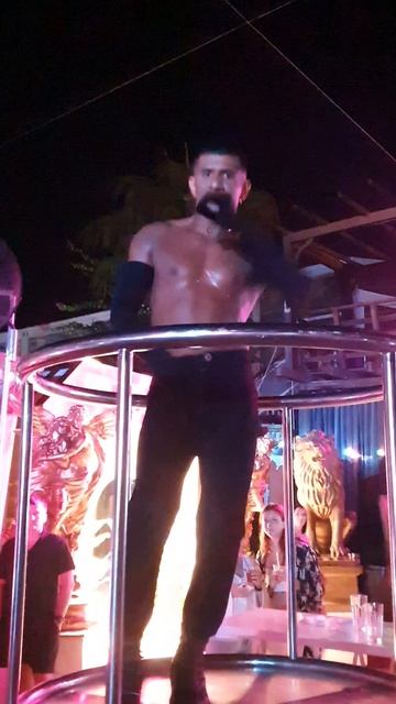 Kemer, Orange County Deluxe, Night Party
