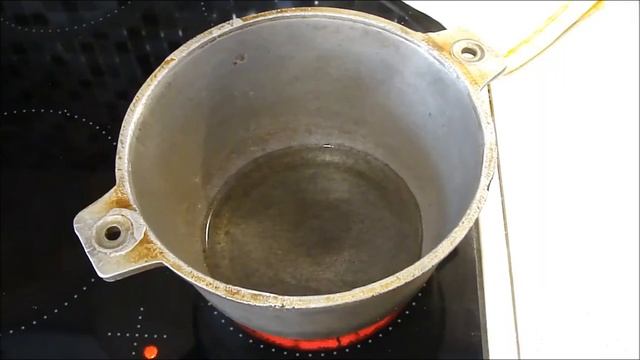 Тушёное мясо с овощами и подливкой по фирменному рецепту