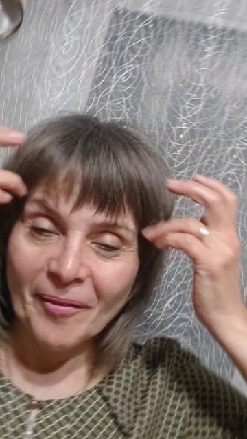 Стрижку выбрал ChatGPT. 
А решилась — я!